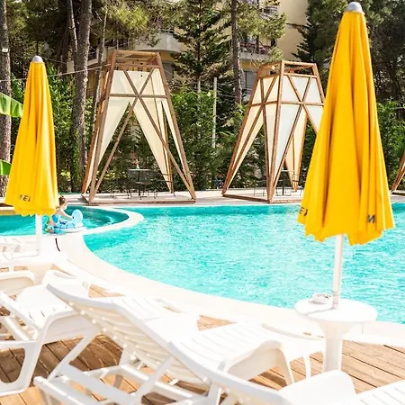 Resort Garden Palace