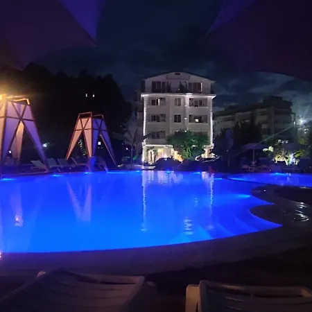 Garden Palace * Golem (Tirana)