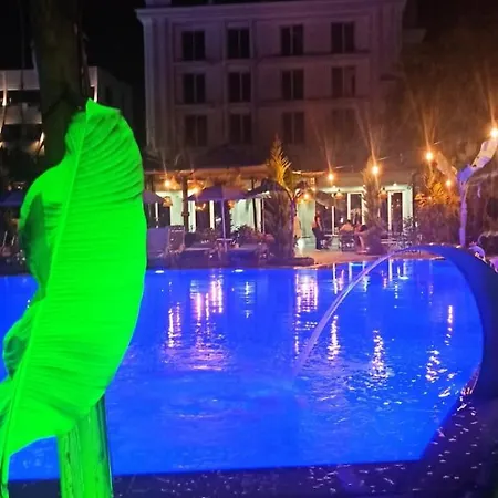 Garden Palace Rezort Golem (Tirana)