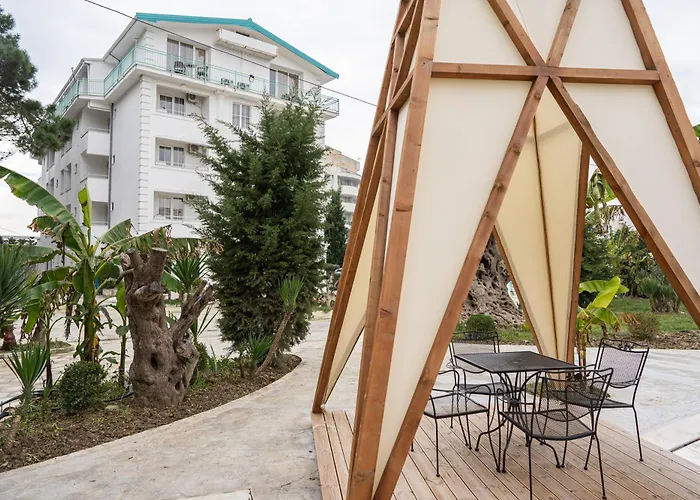 Resort Garden Palace Golem (Tirana)