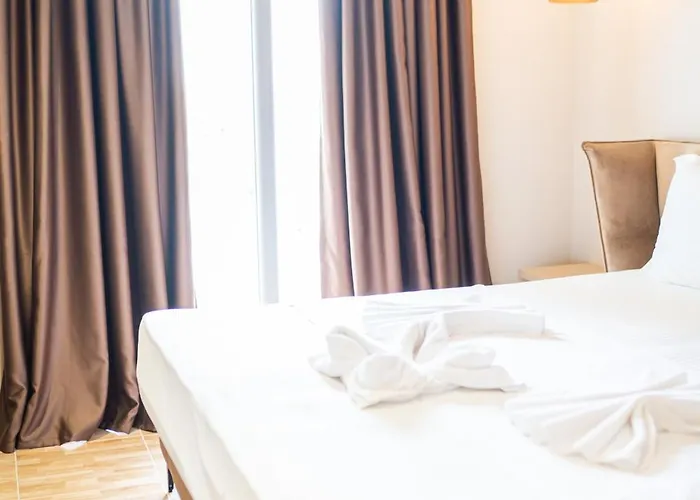 Garden Palace Resort *