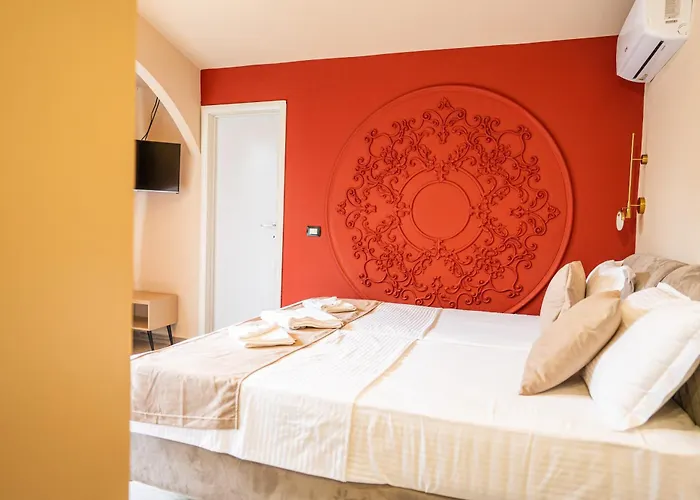 Garden Palace * Golem (Tirana)