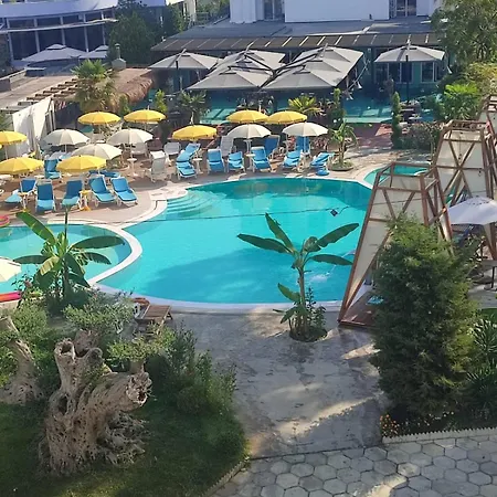 Garden Palace Resort *