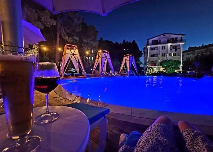 Resort Garden Palace *