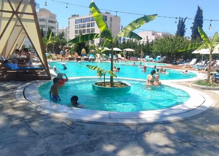 Garden Palace Golem (Tirana)