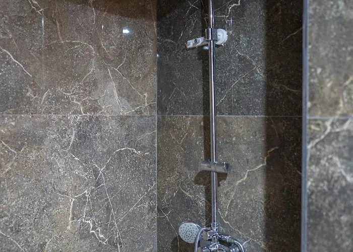 Garden Palace Golem (Tirana)